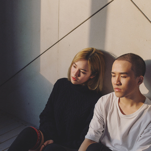 小萝莉扒开尿口久久久
