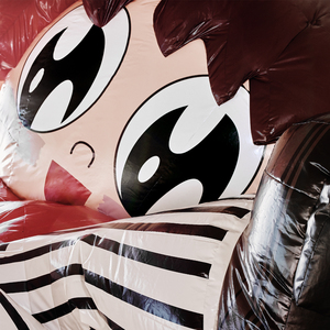 小萝莉扒开尿口久久久
